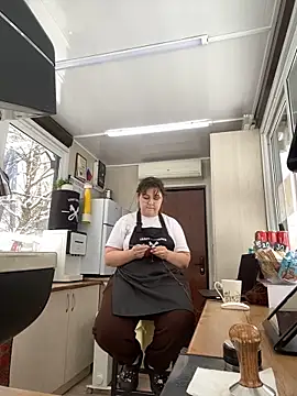 Snapshot of cinnabon_ chatting on February 18, 2025, 12:28 pm cinnabon  online show from February 18, 2025, 12:28 pm