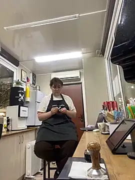 Snapshot of cinnabon_ chatting on February 23, 2025, 4:24 pm cinnabon  online show from February 23, 2025, 4:24 pm