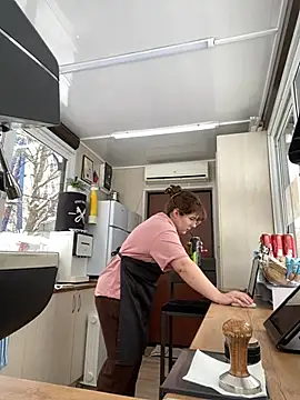 Snapshot of cinnabon_ chatting on February 24, 2025, 8:27 am cinnabon  online show from February 24, 2025, 8:27 am