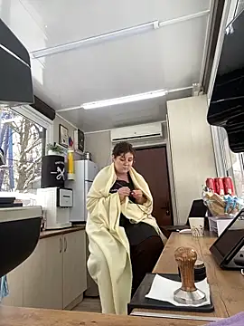 Snapshot of cinnabon_ chatting on February 24, 2025, 11:43 am cinnabon  online show from February 24, 2025, 11:43 am