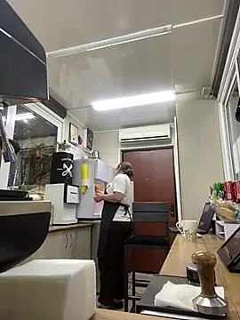 Snapshot of cinnabon_ chatting on March 2, 2025, 3:27 pm cinnabon  online show from March 2, 2025, 3:27 pm