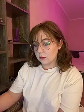 Snapshot of cinnabon_ chatting on March 6, 2025, 12:41 pm cinnabon  online show from March 6, 2025, 12:41 pm