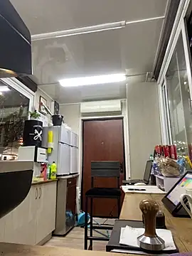 Snapshot of cinnabon_ chatting on March 8, 2025, 4:39 pm cinnabon  online show from March 8, 2025, 4:39 pm