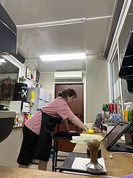 Snapshot of cinnabon_ chatting on March 12, 2025, 3:40 pm cinnabon  online show from March 12, 2025, 3:40 pm