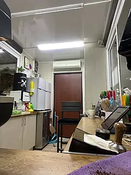 Snapshot of cinnabon_ chatting on March 12, 2025, 6:44 pm cinnabon  online show from March 12, 2025, 6:44 pm