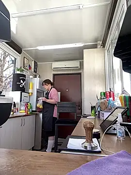 Snapshot of cinnabon_ chatting on March 13, 2025, 8:04 am cinnabon  online show from March 13, 2025, 8:04 am