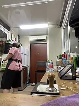 Snapshot of cinnabon_ chatting on March 13, 2025, 4:23 pm cinnabon  online show from March 13, 2025, 4:23 pm