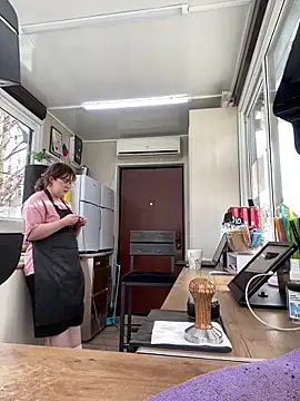 Snapshot of cinnabon_ chatting on March 14, 2025, 12:18 pm cinnabon  online show from March 14, 2025, 12:18 pm