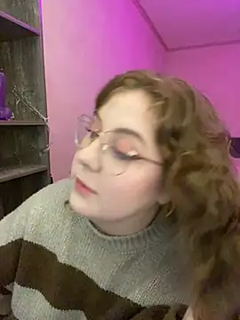 Snapshot of cinnabon_ chatting on March 19, 2025, 3:19 pm cinnabon  online show from March 19, 2025, 3:19 pm