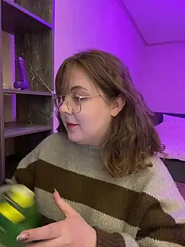 Snapshot of cinnabon_ chatting on March 20, 2025, 4:09 pm cinnabon  online show from March 20, 2025, 4:09 pm