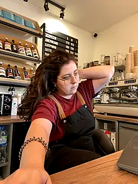 Snapshot of cinnabon_ chatting on October 1, 2025, 1:50 pm cinnabon  online show from October 1, 2025, 1:50 pm