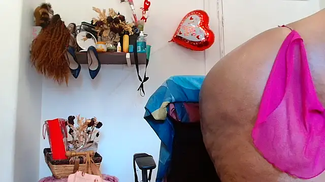 xTALLSEXYBUMx online show from June 15, 2026, 9:00 am