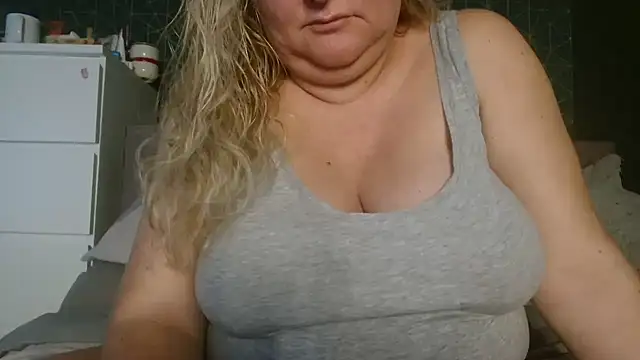 Snapshot of Marie_Slate chatting on November 11, 2025, 10:48 am Marie Slate online show from November 11, 2025, 10:48 am