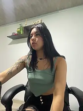 Snapshot of emily_22x chatting on December 27, 2024, 9:54 pm emily 22x online show from December 27, 2024, 9:54 pm