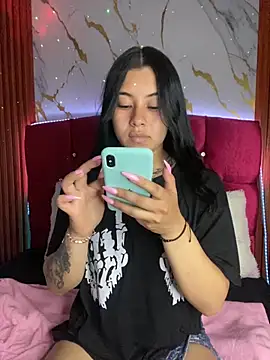 Snapshot of emily_22x chatting on September 27, 2025, 8:47 pm emily 22x online show from September 27, 2025, 8:47 pm