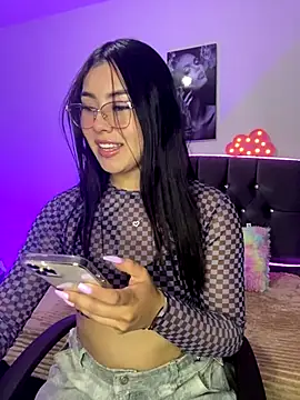 Snapshot of emily_22x chatting on October 9, 2025, 3:37 am emily 22x online show from October 9, 2025, 3:37 am