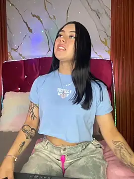 Snapshot of emily_22x chatting on October 27, 2025, 10:14 pm emily 22x online show from October 27, 2025, 10:14 pm