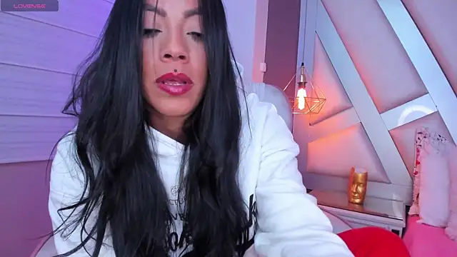 Amber villalobos  online show from September 25, 2025, 3:43 am