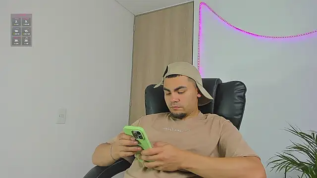 kalivan voinesscu online show from February 3, 2026, 5:38 am