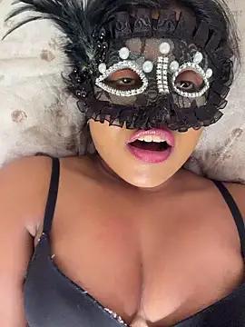 Snapshot of Bella_Luna18 chatting on November 11, 2025, 7:36 pm Bella Luna18 online show from November 11, 2025, 7:36 pm