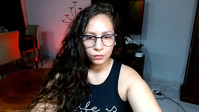 Snapshot of naihroby chatting on September 23, 2025, 3:20 am naihroby online show from September 23, 2025, 3:20 am