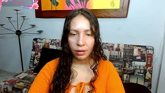 Snapshot of naihroby chatting on October 2, 2025, 1:12 am naihroby online show from October 2, 2025, 1:12 am