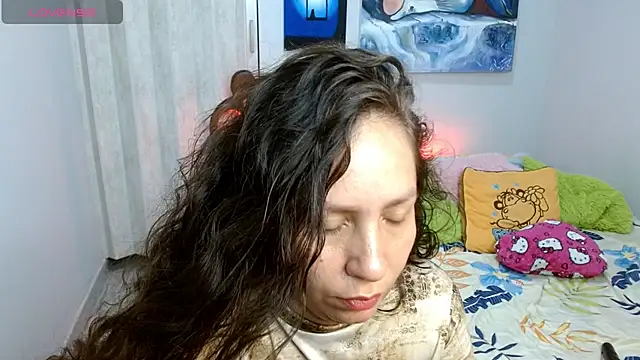 Snapshot of naihroby chatting on October 9, 2025, 7:39 am naihroby online show from October 9, 2025, 7:39 am