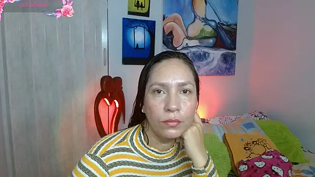 Snapshot of naihroby chatting on October 15, 2025, 10:10 pm naihroby online show from October 15, 2025, 10:10 pm