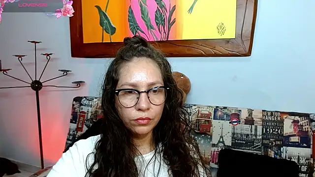 Snapshot of naihroby chatting on October 18, 2025, 3:20 am naihroby online show from October 18, 2025, 3:20 am