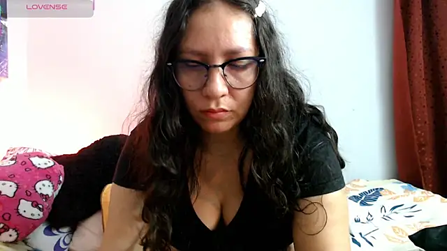 Snapshot of naihroby chatting on October 20, 2025, 3:51 am naihroby online show from October 20, 2025, 3:51 am