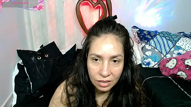 Snapshot of naihroby chatting on April 26, 2026, 6:00 am naihroby online show from April 26, 2026, 6:00 am
