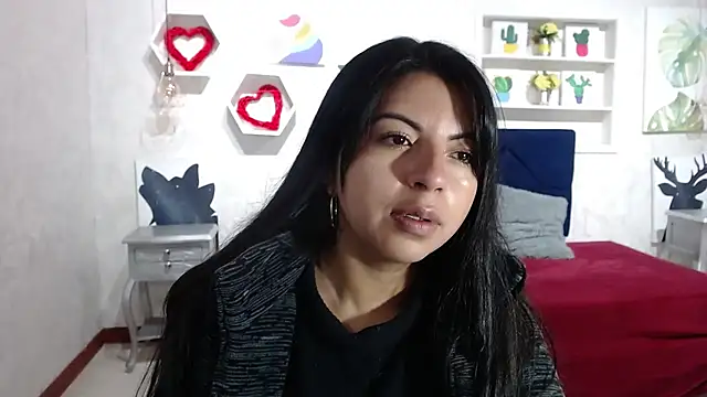 Snapshot of CarolineBrunx chatting on November 2, 2025, 4:37 am CarolineBrunx online show from November 2, 2025, 4:37 am