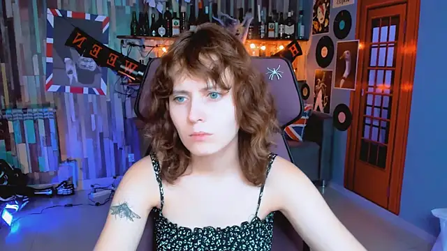 Snapshot of LolaAsmus chatting on October 29, 2025, 8:38 am LolaAsmus online show from October 29, 2025, 8:38 am