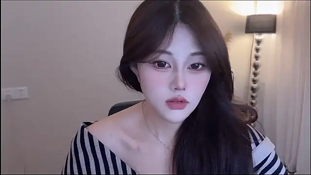 Strawberrybabyy1 online show from December 3, 2025, 3:43 pm