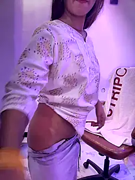 Snapshot of DiyAsingHh chatting on October 12, 2025, 7:24 pm DiyAsingHh online show from October 12, 2025, 7:24 pm