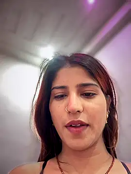 Snapshot of DiyAsingHh chatting on November 9, 2025, 11:47 pm DiyAsingHh online show from November 9, 2025, 11:47 pm