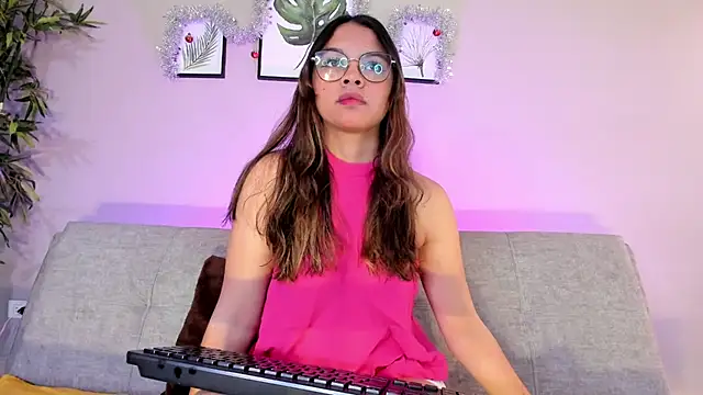 Snapshot of miaa_lux chatting on December 20, 2024, 7:07 pm miaa lux online show from December 20, 2024, 7:07 pm