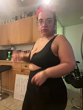 munchbutt28 online show from March 27, 2026, 2:50 am