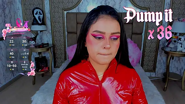 Snapshot of SoffiQueen chatting on October 27, 2025, 8:46 pm SoffiQueen online show from October 27, 2025, 8:46 pm