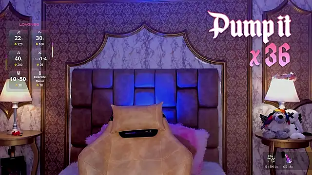 SoffiQueen online show from February 2, 2026, 2:05 pm