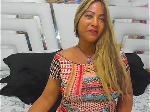 SaraaJhons online show from November 21, 2025, 7:34 pm