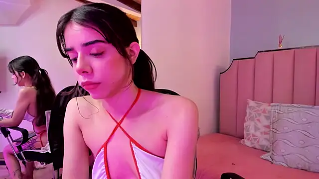 Snapshot of petty_effy chatting on November 18, 2025, 8:57 pm petty effy online show from November 18, 2025, 8:57 pm