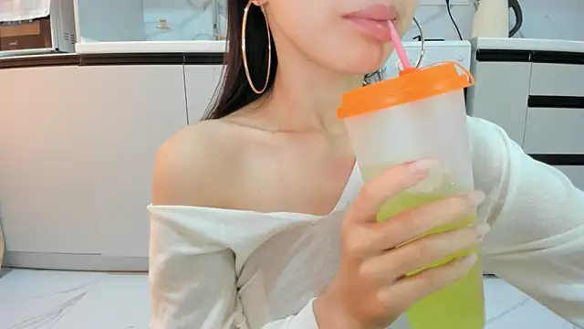 Mia Meow  online show from July 29, 2026, 9:18 am