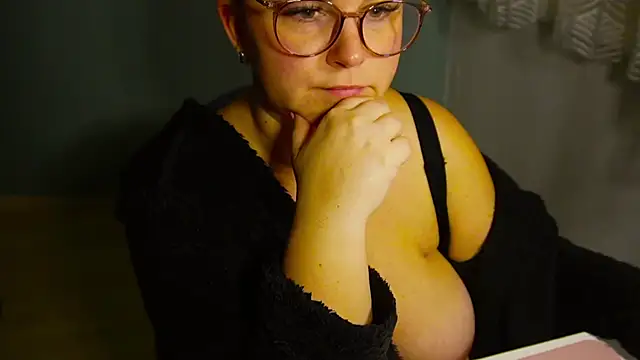 queenpeachi online show from January 19, 2025, 5:18 pm