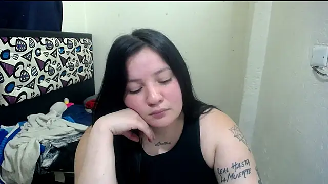 shopyymessyy online show from April 29, 2026, 8:37 pm