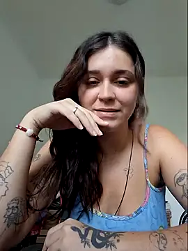 Snapshot of luuhcat09 chatting on February 4, 2025, 10:43 am luuhcat09 online show from February 4, 2025, 10:43 am