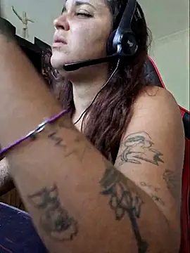 Snapshot of luuhcat09 chatting on March 11, 2025, 5:57 pm luuhcat09 online show from March 11, 2025, 5:57 pm