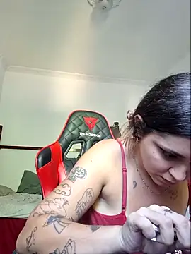 Snapshot of luuhcat09 chatting on October 16, 2025, 5:36 pm luuhcat09 online show from October 16, 2025, 5:36 pm