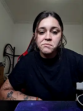 Snapshot of luuhcat09 chatting on October 21, 2025, 9:54 am luuhcat09 online show from October 21, 2025, 9:54 am