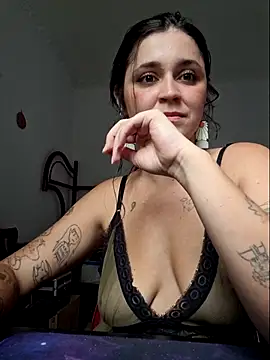 Snapshot of luuhcat09 chatting on October 29, 2025, 5:58 pm luuhcat09 online show from October 29, 2025, 5:58 pm